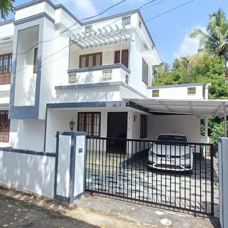 Mom'S Villa Nedumbassery Luaran gambar